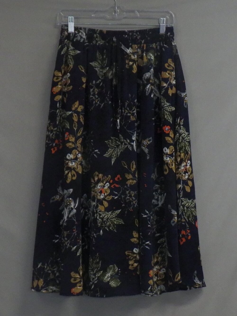 Abaadlw Navy Floral Print Maxi Skirt with Pockets NWT A643